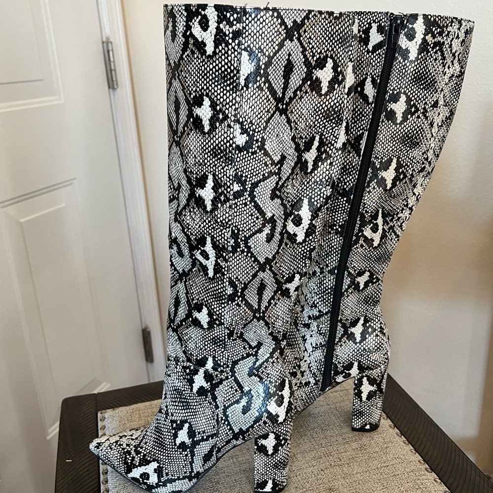 Brand new snake print boots SIZE 7